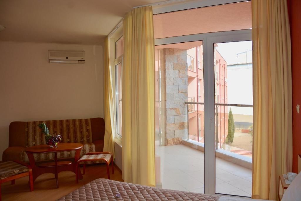 Отель Hotel Rainbow 2 Солнечный Берег