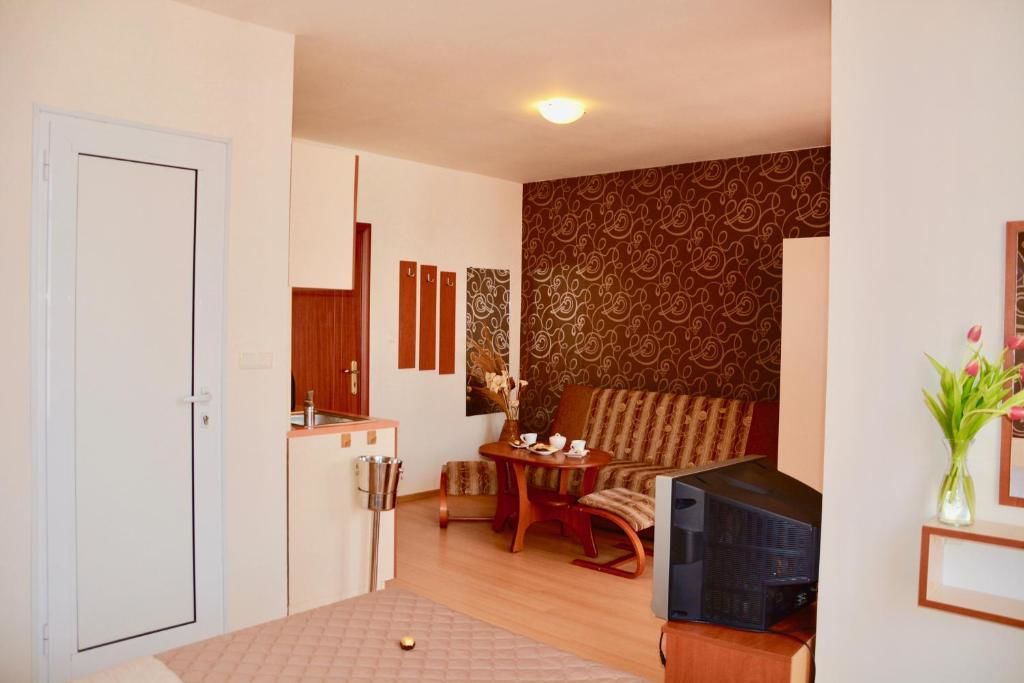 Отель Hotel Rainbow 2 Солнечный Берег